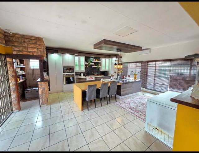 3 BEDROOM HOUSE FOR SALE IN GOLF PARK